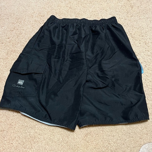 Men’s Large Quicksilver Swim Trunks - Picture 2 of 4